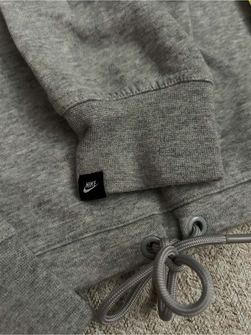 Nike Cropped Crew Neck Sweatshirt - Picture 5 of 11